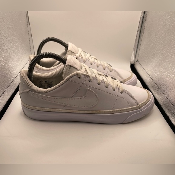 Nike Court Legacy men’s white sneakers size 5.5 main image 4
